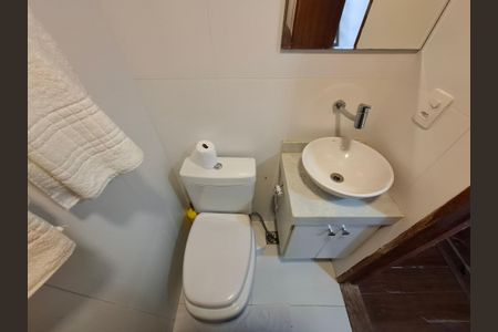 Banheiro  de apartamento para alugar com 1 quarto, 20m² em Centro, Rio de Janeiro