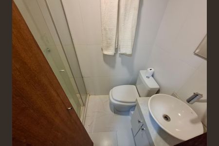 Banheiro  de apartamento para alugar com 1 quarto, 20m² em Centro, Rio de Janeiro