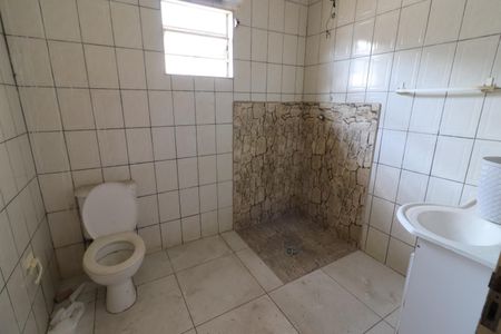 Banheiro de casa à venda com 2 quartos, 106m² em Quitaúna, Osasco