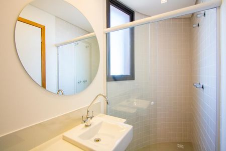 Apartamento para alugar com 60m², 2 quartos e 2 vagasBanheiro do quarto 1