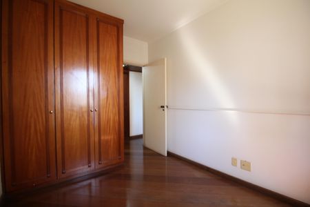 Apartamento à venda com 105m², 3 quartos e 2 vagasQuarto 2