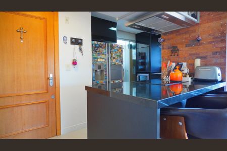 Apartamento à venda com 87m², 2 quartos e 2 vagasCozinha 