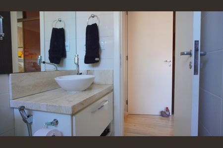 Apartamento à venda com 87m², 2 quartos e 2 vagasBanheiro 1 suite 