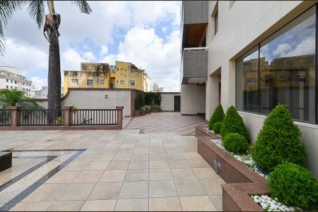 Apartamento para alugar com 121m², 4 quartos e 2 vagasEntrada