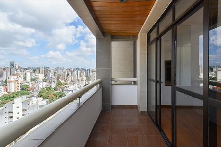 Apartamento para alugar com 121m², 4 quartos e 2 vagasVaranda