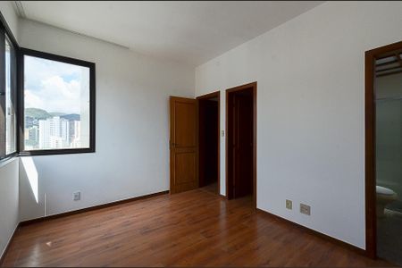 Apartamento para alugar com 121m², 4 quartos e 2 vagasSuíte