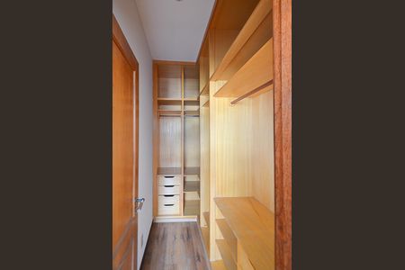 Apartamento para alugar com 121m², 4 quartos e 2 vagasCloset Suíte