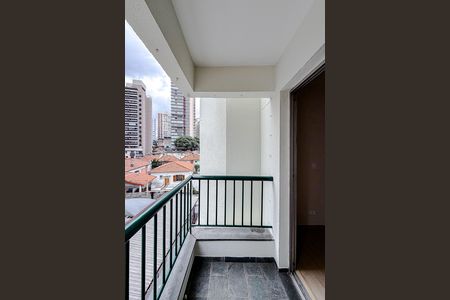 Apartamento à venda com 74m², 2 quartos e 1 vaga Apartamento à venda com 74m², 2 quartos e 1 vagaVaranda