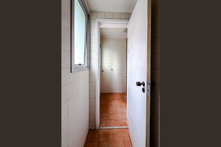 Apartamento à venda com 74m², 2 quartos e 1 vaga Apartamento à venda com 74m², 2 quartos e 1 vagaBanheiro de serviço