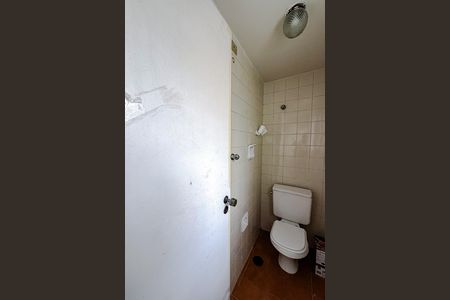 Apartamento à venda com 74m², 2 quartos e 1 vaga Apartamento à venda com 74m², 2 quartos e 1 vagaBanheiro de serviço