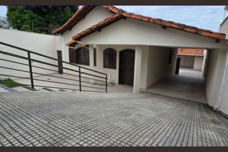 Casa para alugar com 162m², 3 quartos e 8 vagas
