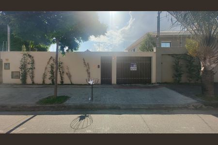 Casa para alugar com 162m², 3 quartos e 8 vagasFachada