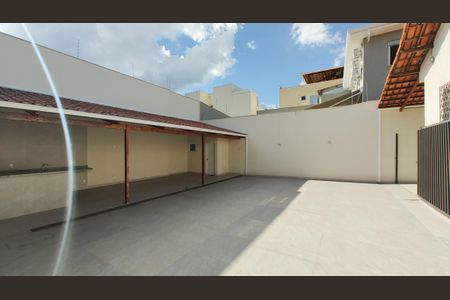 Casa para alugar com 162m², 3 quartos e 8 vagasÁrea comum