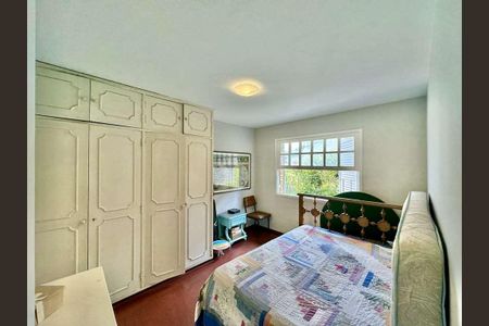 Casa à venda com 227m², 4 quartos e 4 vagasQuarto