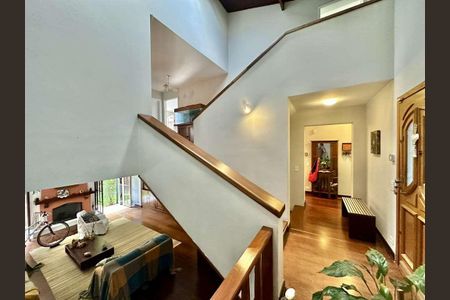 Sala de casa à venda com 4 quartos, 227m² em Jardim Jussara, São Paulo