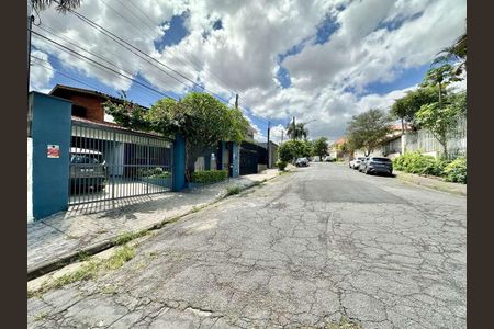 Casa à venda com 227m², 4 quartos e 4 vagasFachada