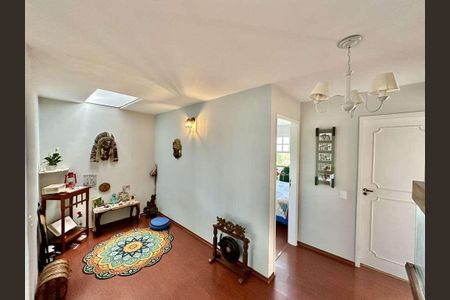 Casa à venda com 227m², 4 quartos e 4 vagasSala