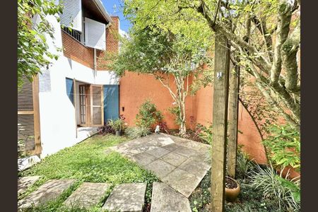 Casa à venda com 227m², 4 quartos e 4 vagasÁrea externa