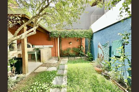 Casa à venda com 227m², 4 quartos e 4 vagasÁrea externa