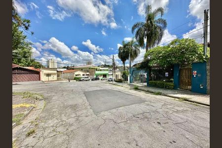 Casa à venda com 227m², 4 quartos e 4 vagasFachada