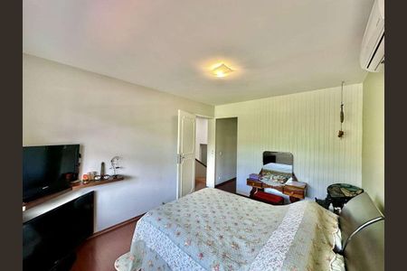 Casa à venda com 227m², 4 quartos e 4 vagasQuarto