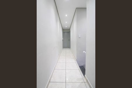 Casa para alugar com 166m², 2 quartos e 2 vagasCorredor 