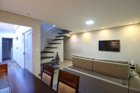 Sala de casa para alugar com 2 quartos, 166m² em Jardim Bom Refugio, São Paulo