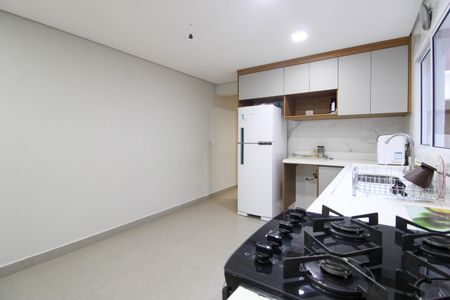 Casa para alugar com 166m², 2 quartos e 2 vagasCozinha 