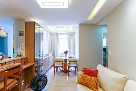 Apartamento para alugar com 80m², 2 quartos e 1 vagaSala