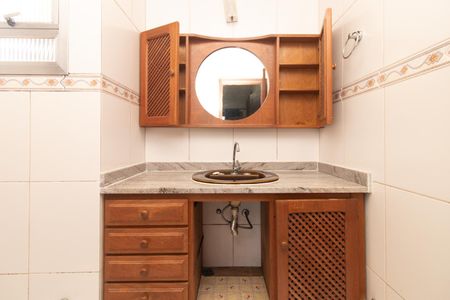 Casa à venda com 120m², 5 quartos e 2 vagasBanheiro