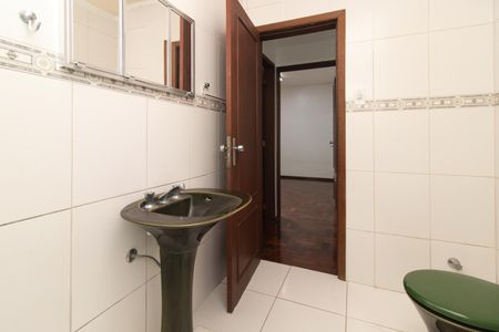 Casa à venda com 120m², 5 quartos e 2 vagasBanheiro