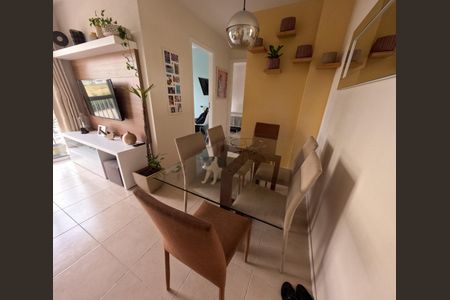 Casa de condomínio à venda com 60m², 2 quartos e 1 vagaSala