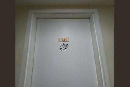 Casa de condomínio à venda com 60m², 2 quartos e 1 vagaEntrada