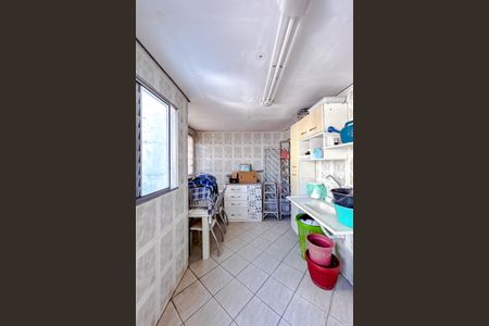 Casa à venda com 300m², 6 quartos e sem vagaÁrea de Serviço