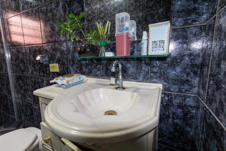 Casa para alugar com 192m², 5 quartos e 2 vagas Casa para alugar com 192m², 5 quartos e 2 vagasBanheiro 2