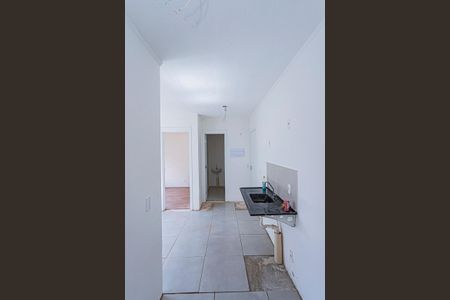 Sala, cozinha e área de serviço de apartamento para alugar com 2 quartos, 32m² em Parque Pan Americano, São Paulo