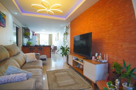 Sala de casa à venda com 3 quartos, 89m² em Santos Dumont, São Leopoldo