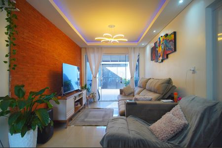 Sala de casa à venda com 3 quartos, 89m² em Santos Dumont, São Leopoldo