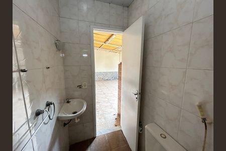 Casa à venda com 65m², 2 quartos e 2 vagasBanheiro 2