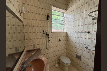 Casa à venda com 65m², 2 quartos e 2 vagasBanheiro 1