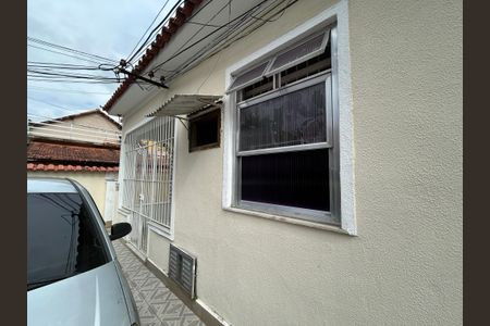 Casa à venda com 65m², 2 quartos e 2 vagasFachada