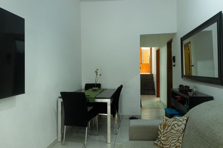 Casa para alugar com 144m², 2 quartos e sem vaga Casa para alugar com 144m², 2 quartos e sem vagaSala