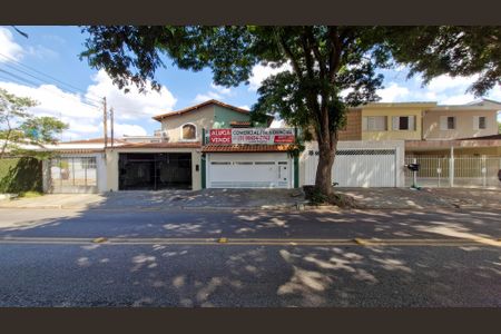 Casa à venda com 3 quartos, 350m² em Jardim Regis, São Paulo