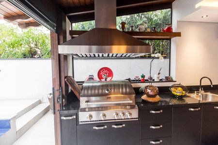 Casa de condomínio à venda com 300m², 4 quartos e 6 vagas Casa de condomínio à venda com 300m², 4 quartos e 6 vagasÁrea gourmet