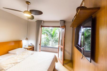 Casa de condomínio à venda com 300m², 4 quartos e 6 vagas Casa de condomínio à venda com 300m², 4 quartos e 6 vagasSuíte master