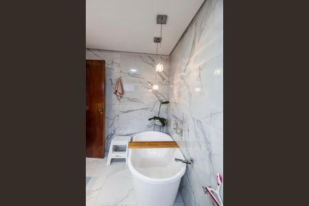 Casa de condomínio à venda com 300m², 4 quartos e 6 vagas Casa de condomínio à venda com 300m², 4 quartos e 6 vagasBanheiro da Suíte