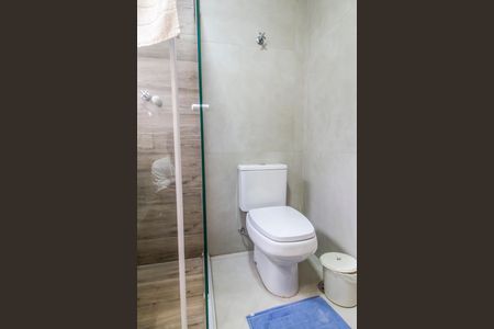 Casa de condomínio à venda com 300m², 4 quartos e 6 vagas Casa de condomínio à venda com 300m², 4 quartos e 6 vagasBanheiro da Suíte