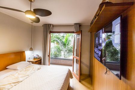 Casa de condomínio à venda com 300m², 4 quartos e 6 vagas Casa de condomínio à venda com 300m², 4 quartos e 6 vagasSuíte master