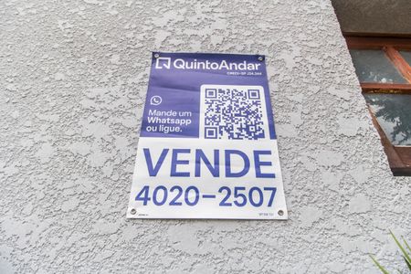 Casa de condomínio à venda com 300m², 4 quartos e 6 vagas Casa de condomínio à venda com 300m², 4 quartos e 6 vagasVista da Rua