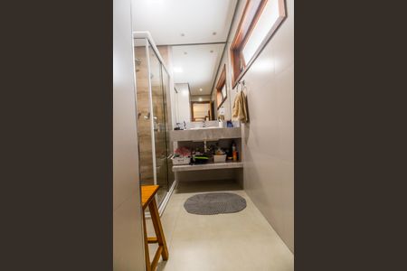 Casa de condomínio à venda com 300m², 4 quartos e 6 vagas Casa de condomínio à venda com 300m², 4 quartos e 6 vagasBanheiro